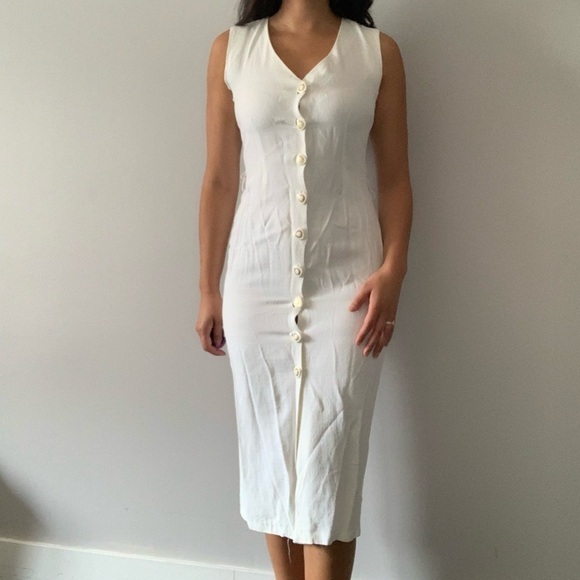 Vintage woman’s long white button  up dress with gold accent buttons sleeveless - Picture 2 of 13